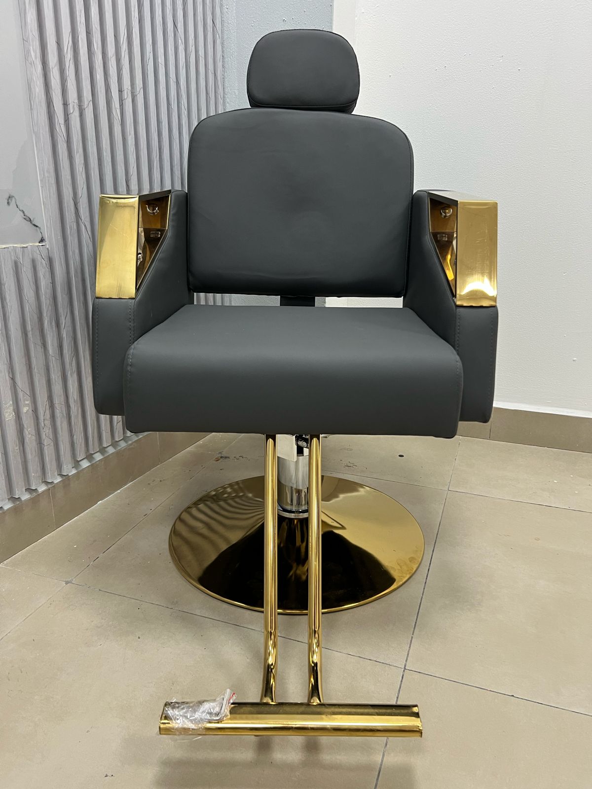 Silla Gris Para Salón con Dorado (Reclinable)
