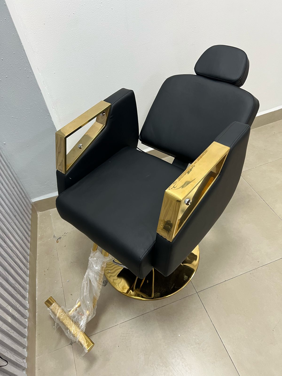 Silla Negra Para Salón con Dorado (Reclinable)